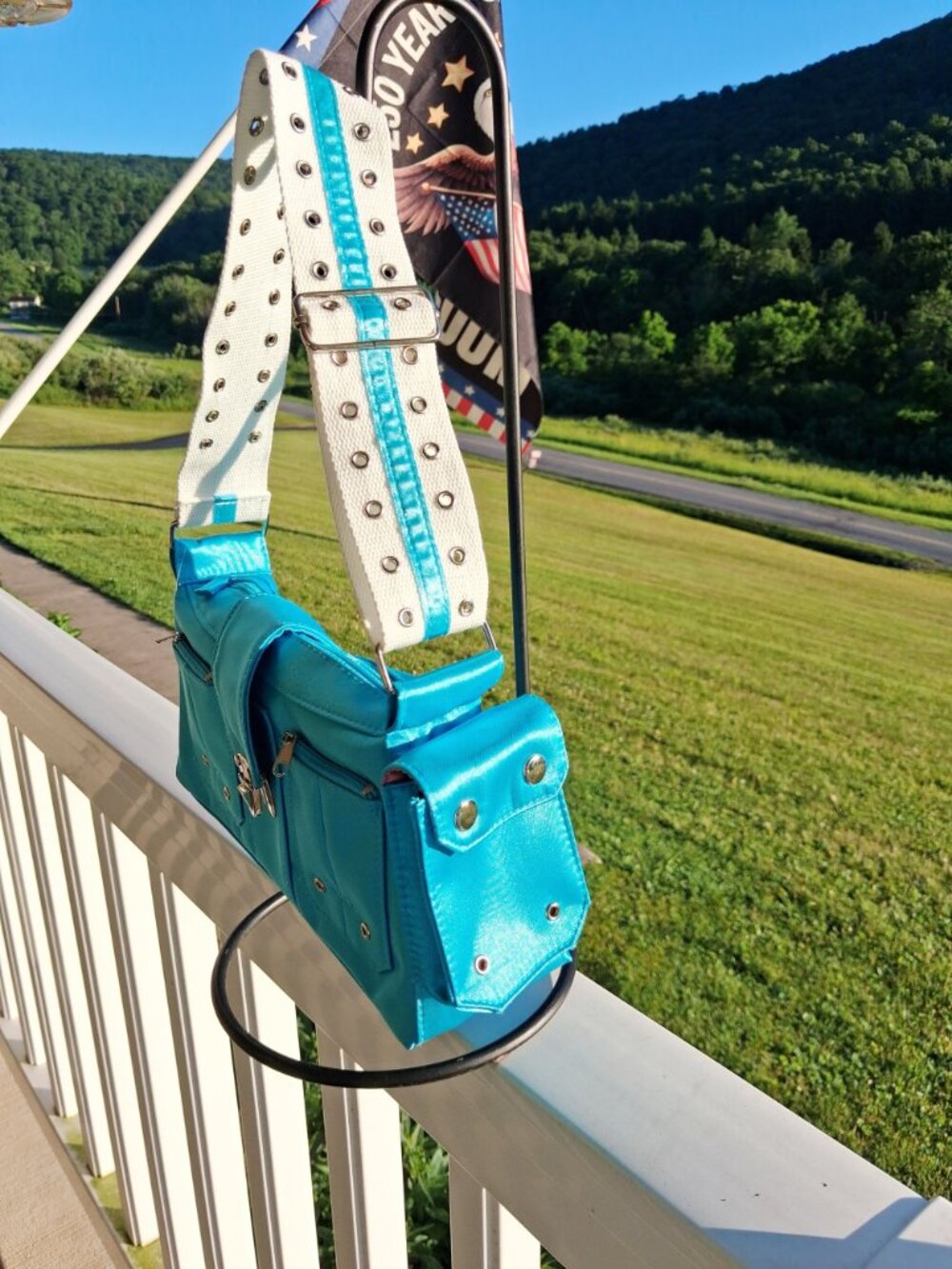 Blue Metallic Shoulder Bag White Grommet Strap & Multiple Zipper Pockets - Picture 4 of 13